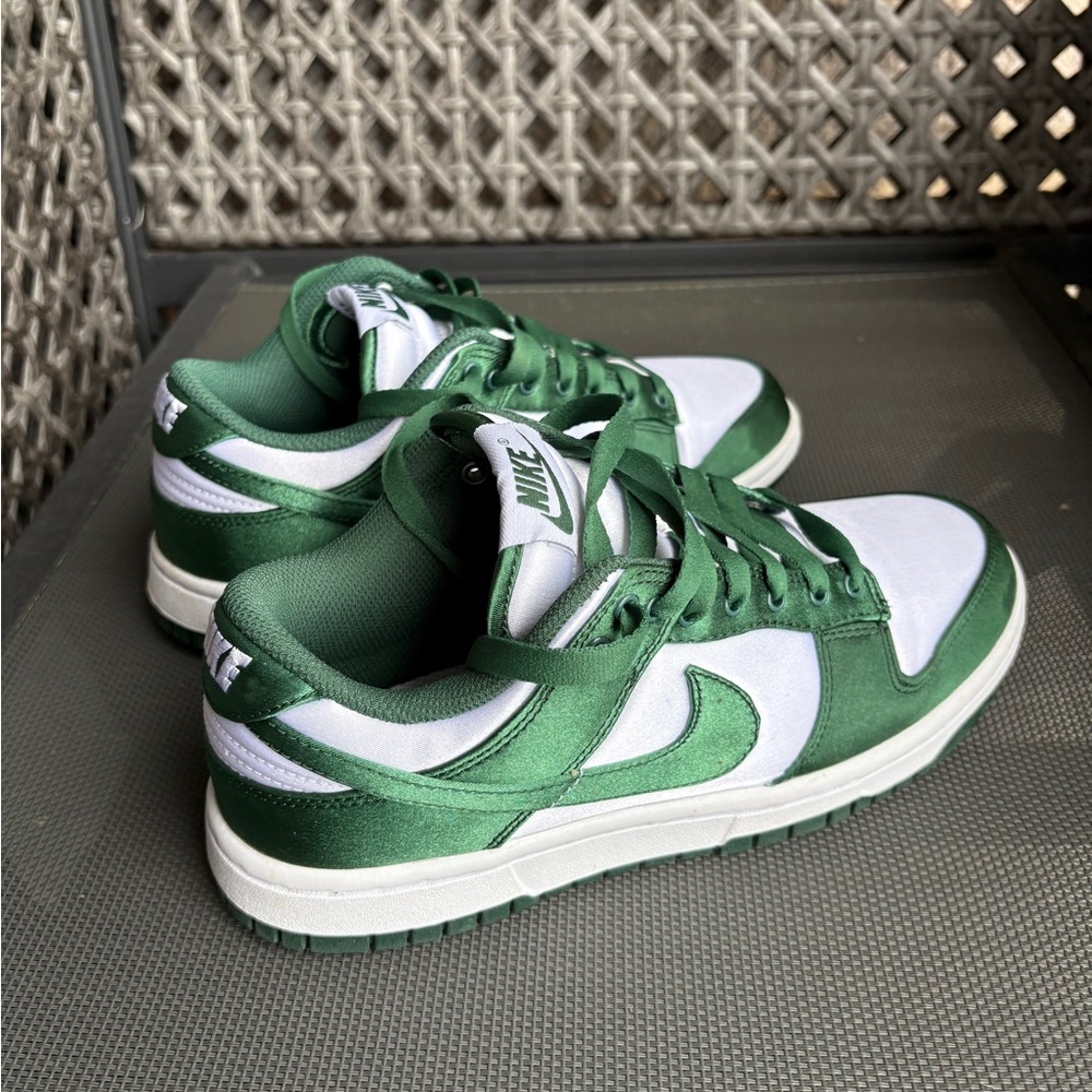 Nike Woman’s Dunk Low 'Satin Green'
Only worn once